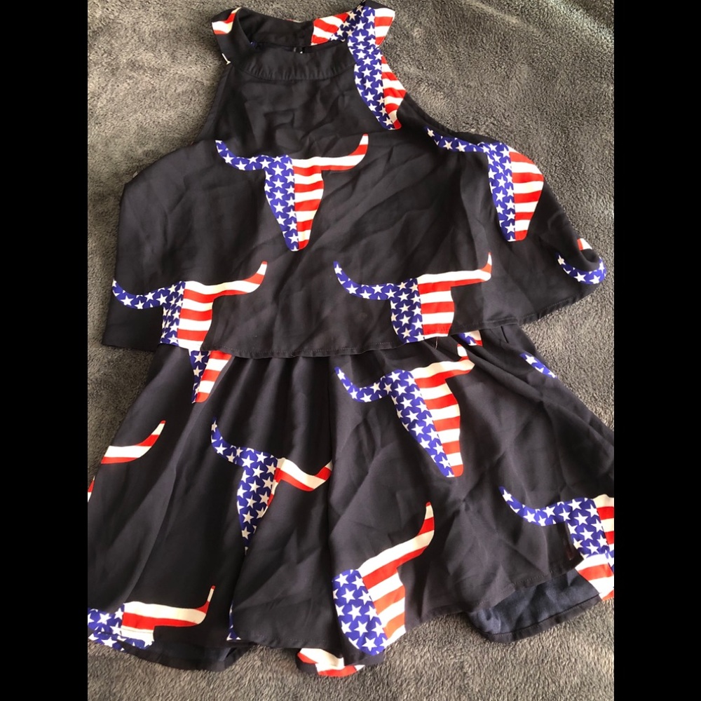 A bull flag print romper !